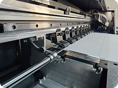 Electrical pinch roller