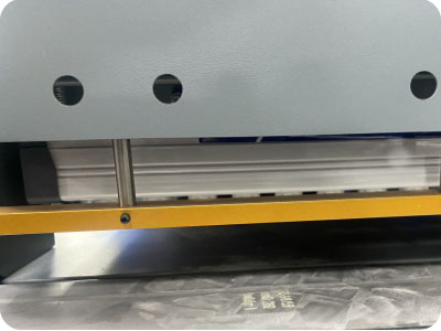 Auto Anti-collision System to avoid damage